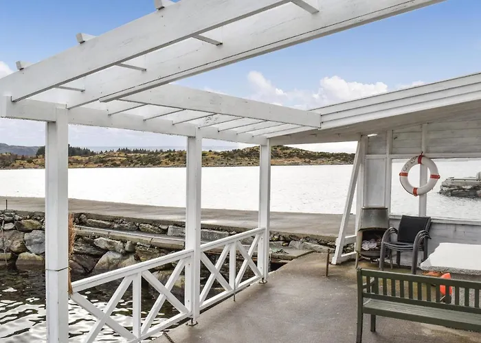 In Bokn With House Sea View * Kro